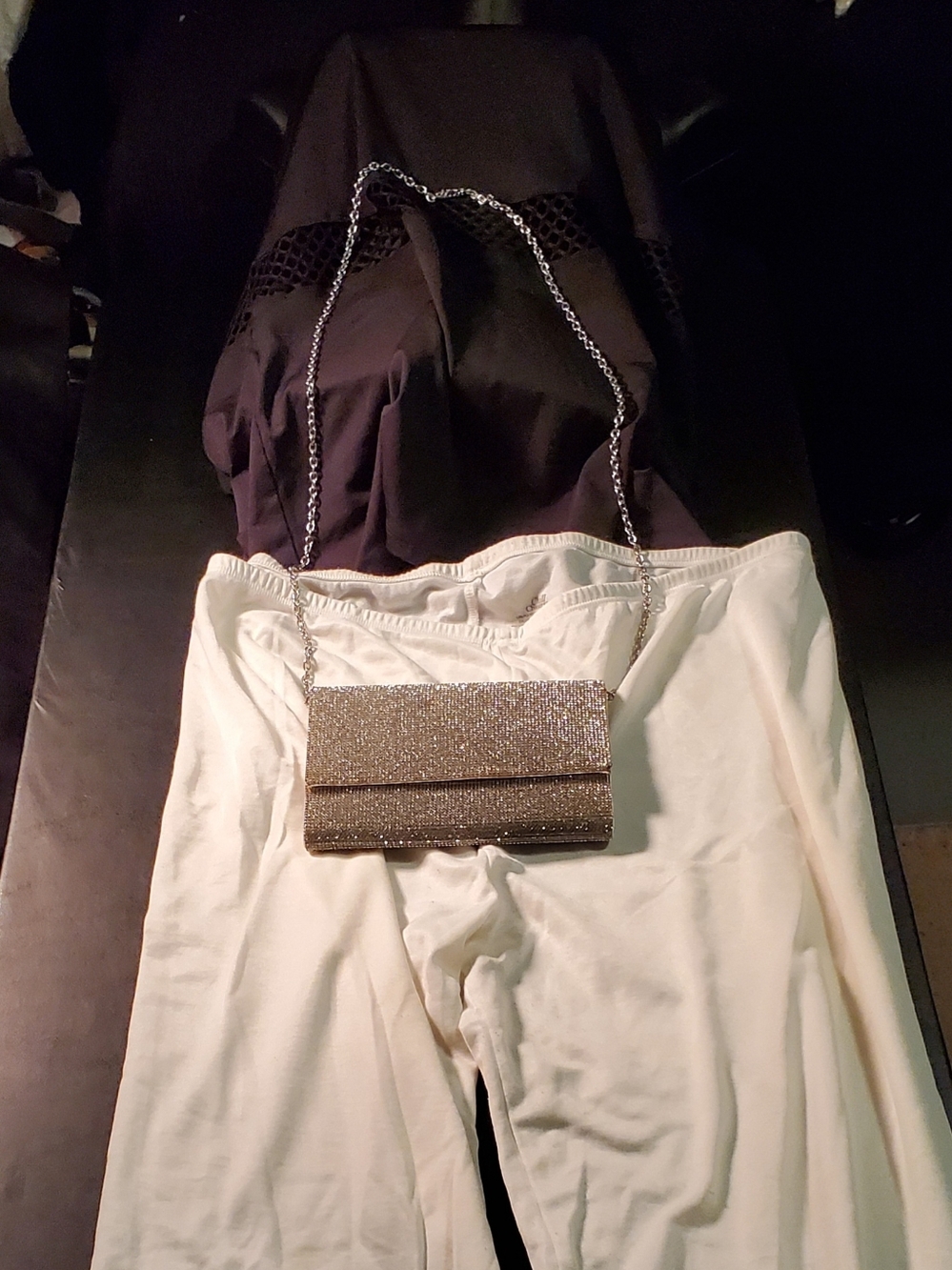 Material Girl Black Size Xl Top/chill Chasers White Size xl Legging/sliver Purse